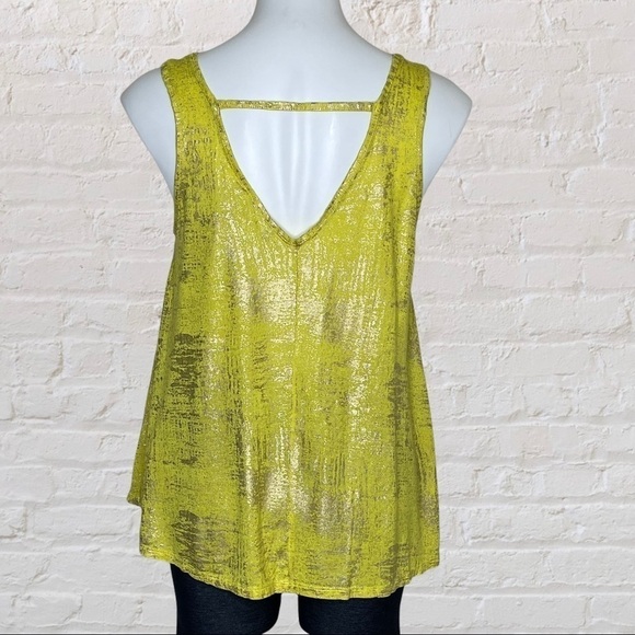 Jennifer Lopez yellow metallic tank top, medium - Picture 4 of 7